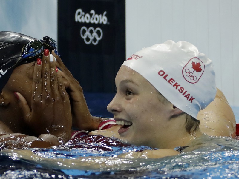 Dve zlaté medaily: Američanka Simone Manuelová a Kanaďanka Penny Oleksiaková