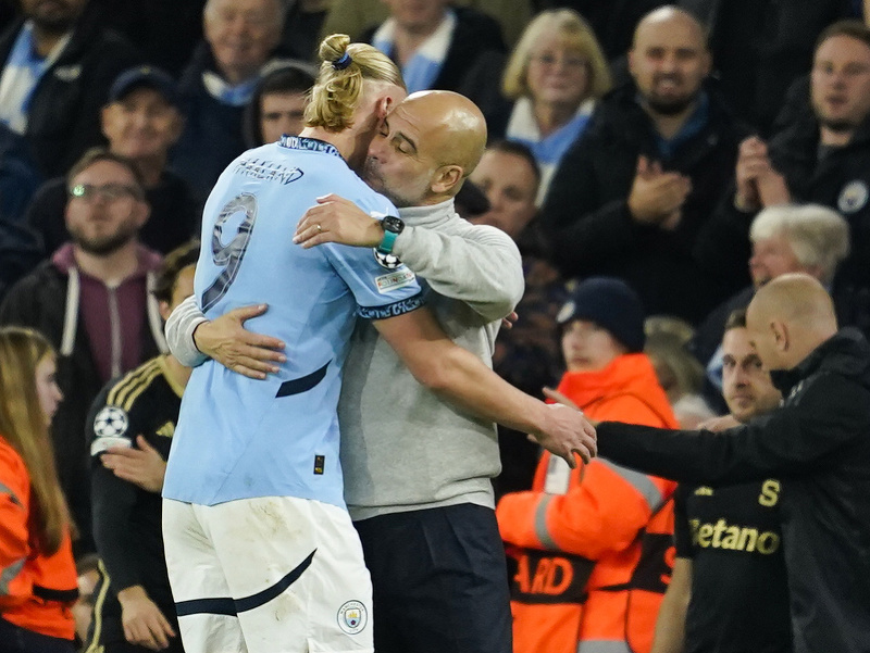 Erling Haaland a tréner City Pep Guardiola