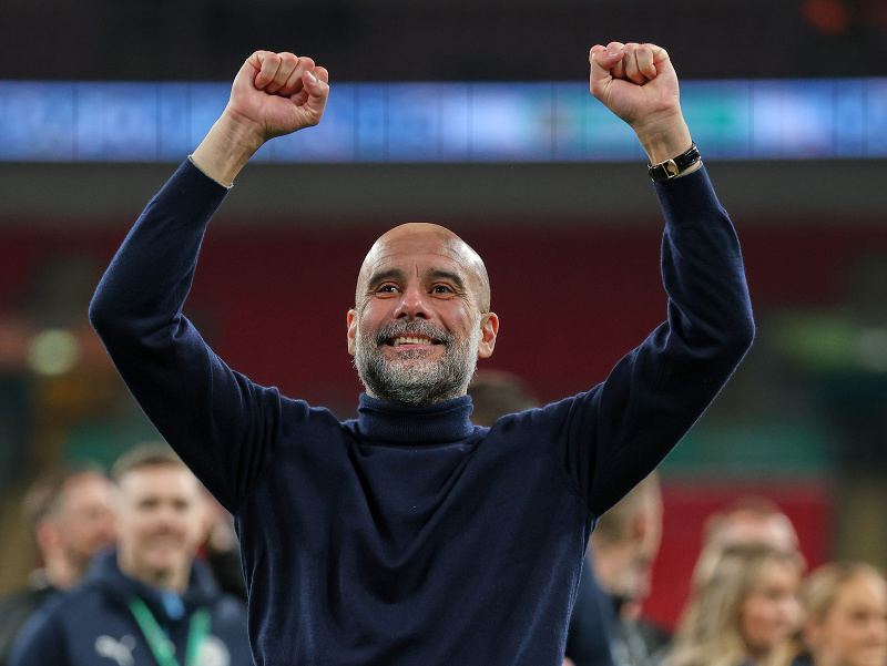 Tréner Pep Guardiola reaguje počas finále Carabao Cupu