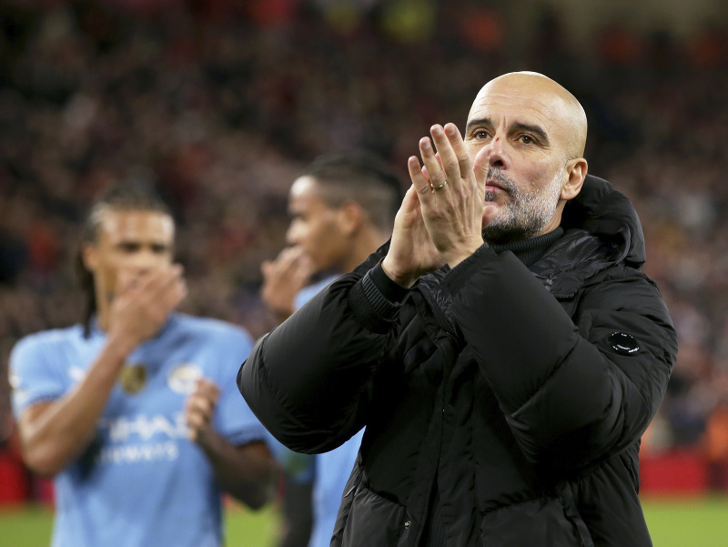 Pep Guardiola tlieska fanúšikom po zápase