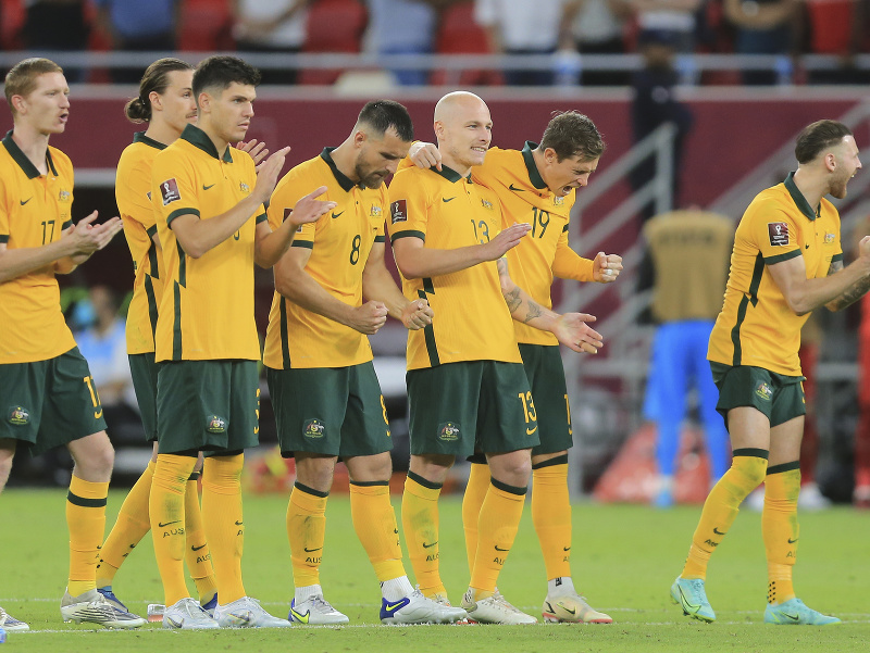 Austrálski futbalisti počas barážového zápasu pred MS v Katare