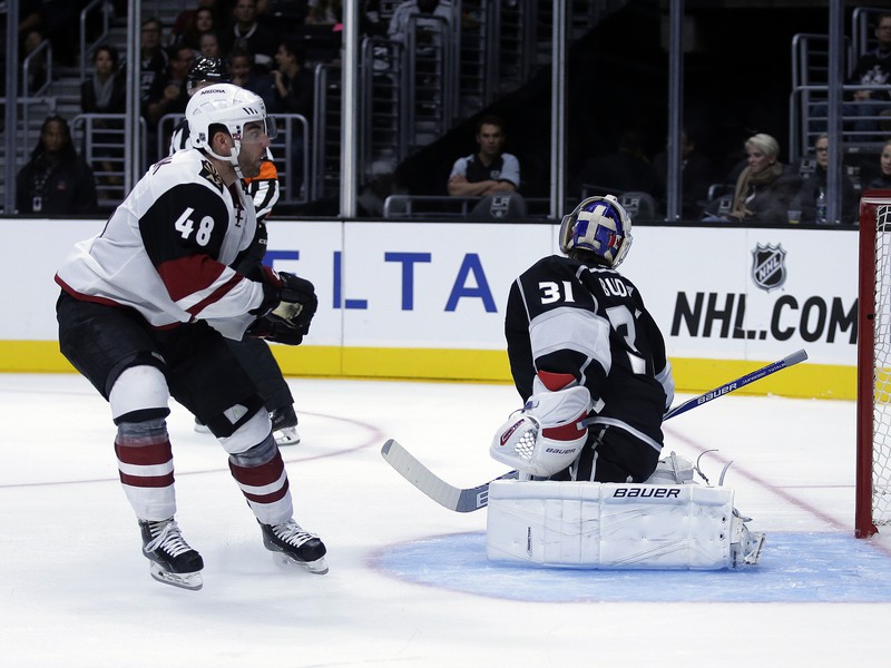 Peter Budaj v prípravnom zápase pred sezónou v drese Kings