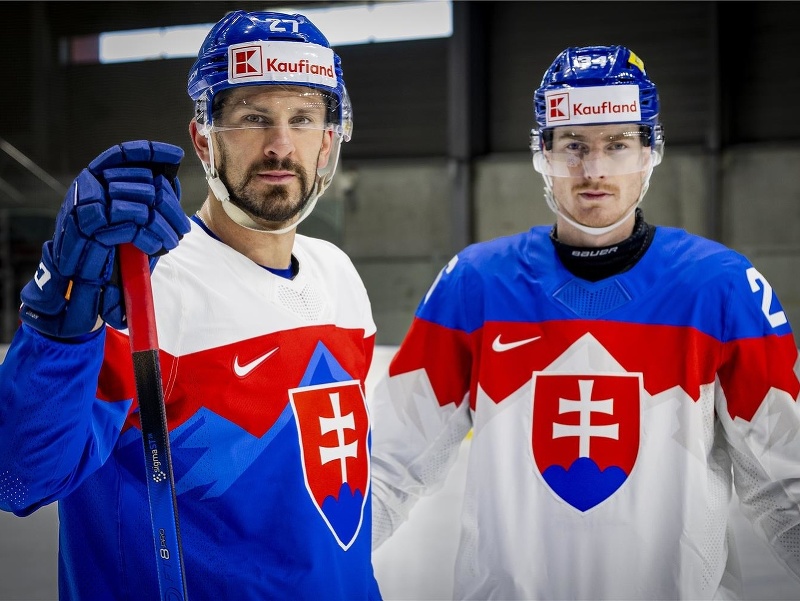 Slovenskí hokejoví reprezentanti vstúpia do štvorročného olympijského cyklu v nových dresoch