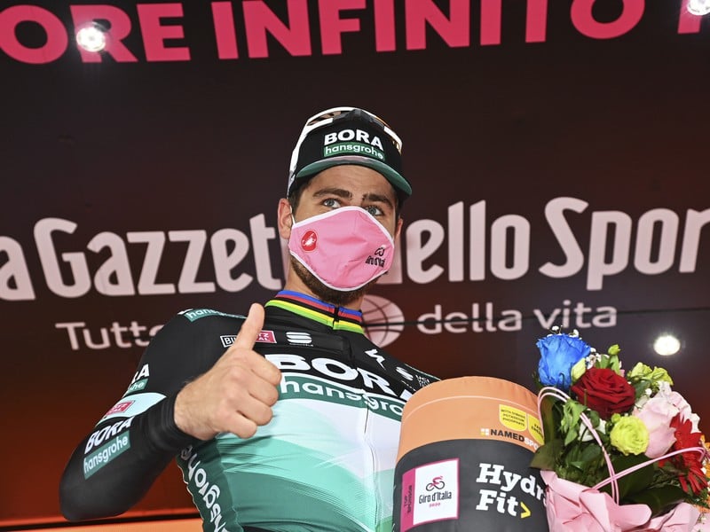 Peter Sagan oslavuje triumf v desiatej etape Gira