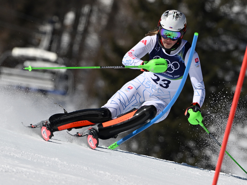 Na snímke slovenská lyžiarka Petra Vlhová počas 1. kola slalomu na zimných olympijských hrách v Cortine d'Ampezzo