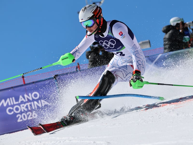 Na snímke slovenská lyžiarka Petra Vlhová počas 1. kola slalomu na zimných olympijských hrách v Cortine d'Ampezzo