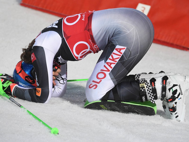 Slovenská lyžiarka Petra Vlhová sa teší v cieli zo svojho víťazstva v slalome v Záhrebe