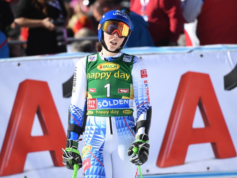 Na snímke slovenská lyžiarka Petra Vlhová po 2. kole obrovského slalomu žien Svetového pohára