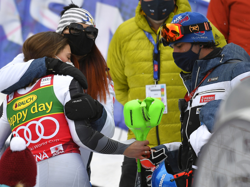 Slovenská lyžiarka Petra Vlhová v cieli 2. kola slalomu v Jasnej