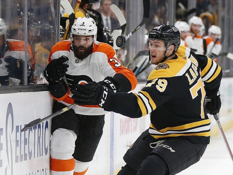 Radko Gudas a Jeremy Lauzon