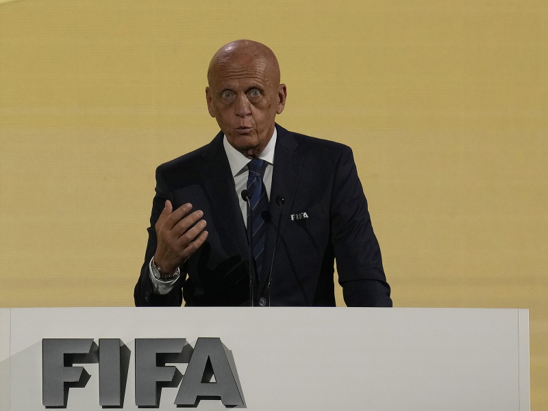 Bývalý futbalový rozhodca Pierluigi Collina