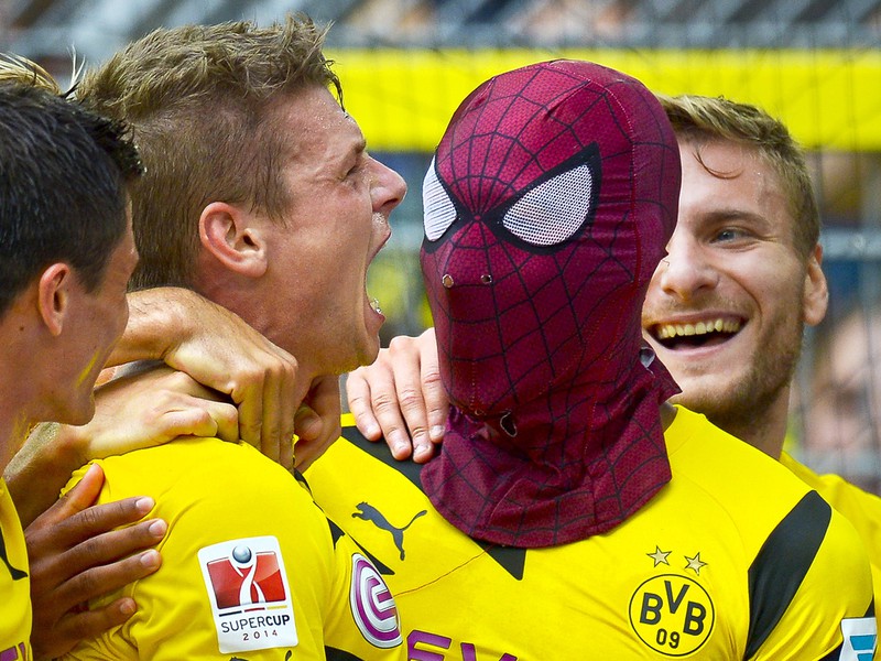 Pierre-Emerick Aubameyang z Dortmundu ako Spiderman