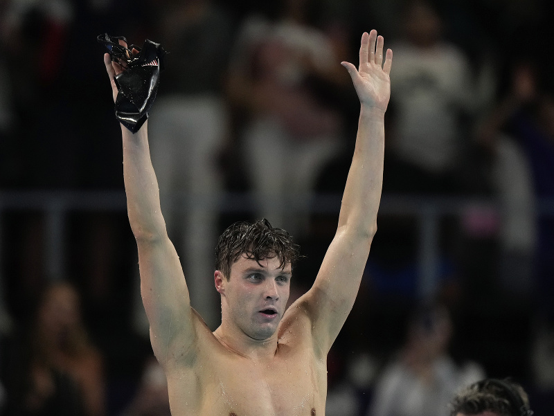 Americký plavec Bobby Finke zvíťazil na OH v Paríži na 1500 m voľný spôsob v novom svetovom rekorde