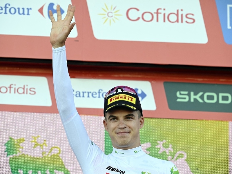 Český cyklista Mathias Vacek z Lidl - Treku na pódiu