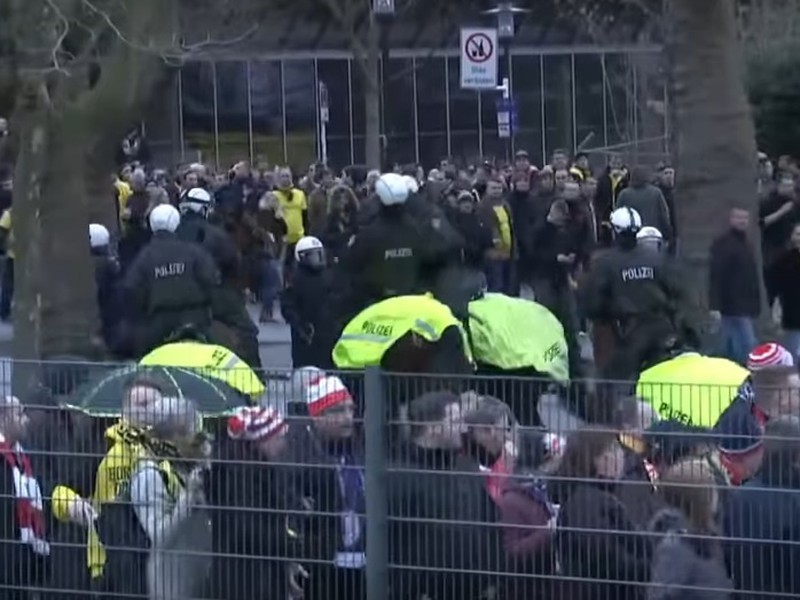 Fanúšikovia Dortmundu napadli priaznivcov Lipska 