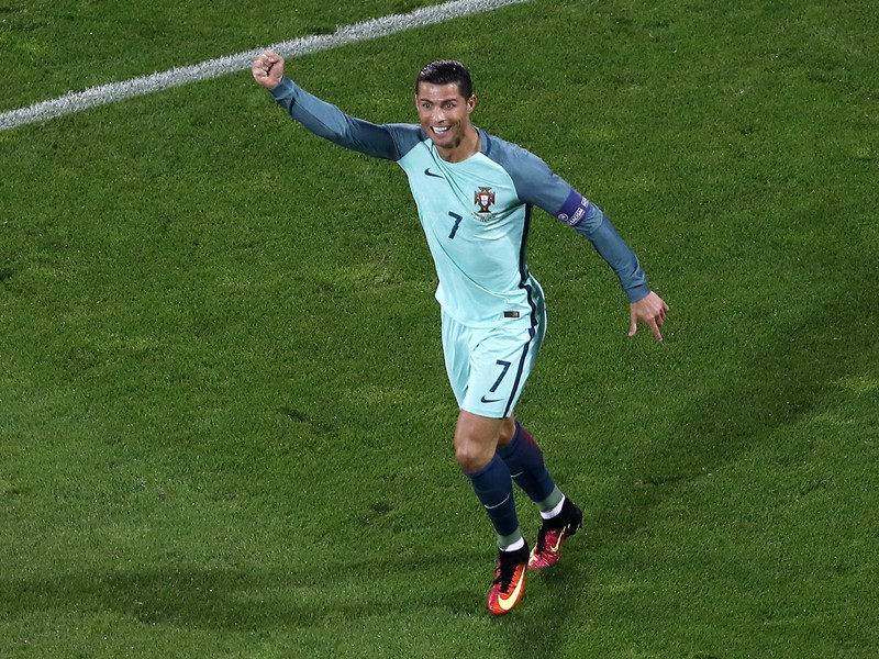 Cristiano Ronaldo potiahol svoj tím do štvrťfinále