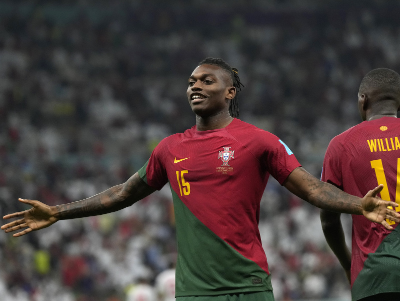 Rafael Leao oslavuje po tom, ako strelil šiesty gól Portugalska