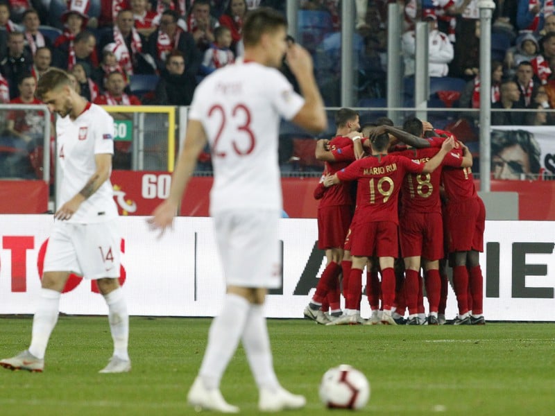 Hráči Portugalska sa tešia po góle