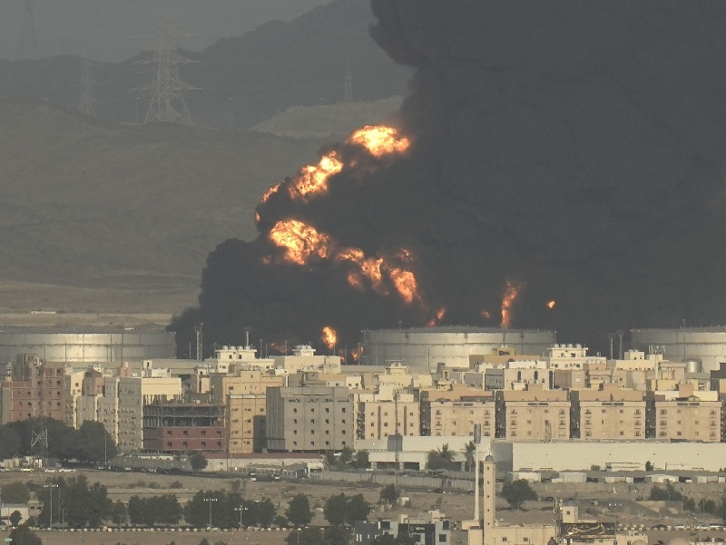 Požiar neďaleko okruhu Veľkej ceny Saudskej Arábie