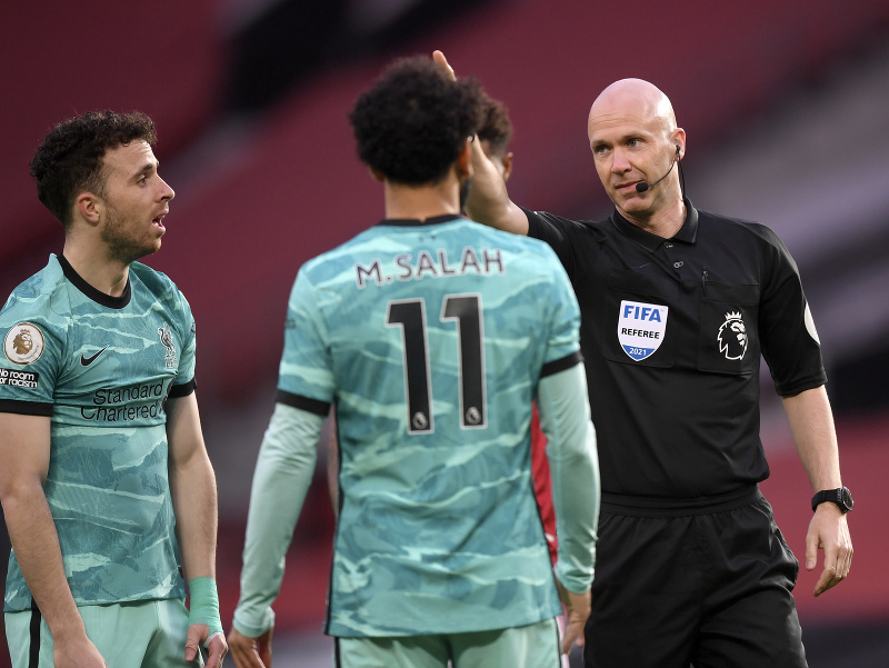 Mohamed Salah a rozhodca Anthony Taylor