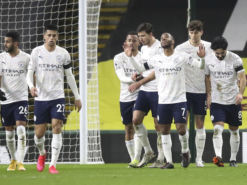 Futbalisti Manchestru City oslavujú gól