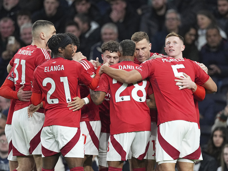 Jasajúci hráči Nottinghamu Forest