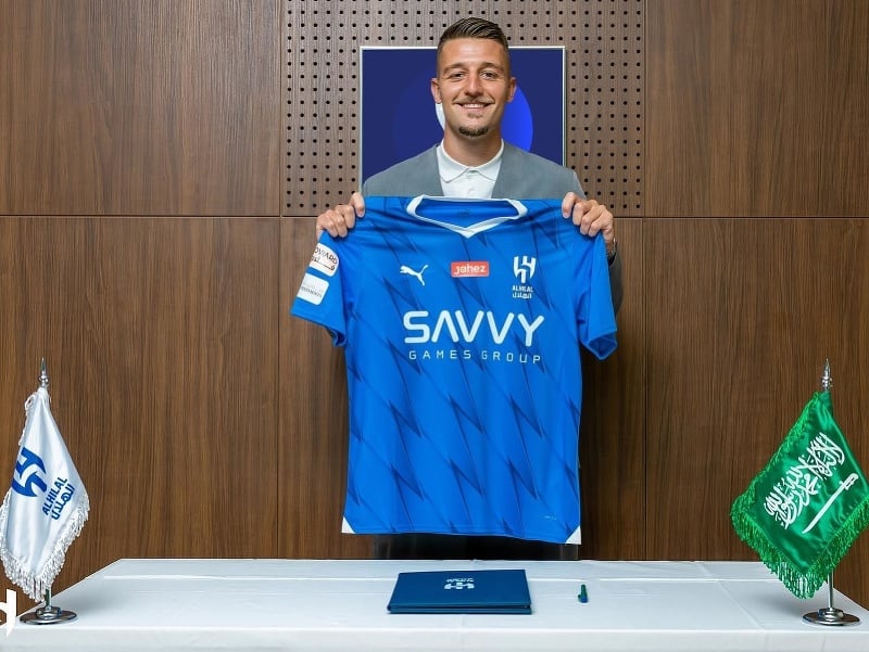 Srbský futbalista Sergej Milinkovič-Savič prestúpil z Lazia Rím do saudskoarabského klubu Al-Hilal.