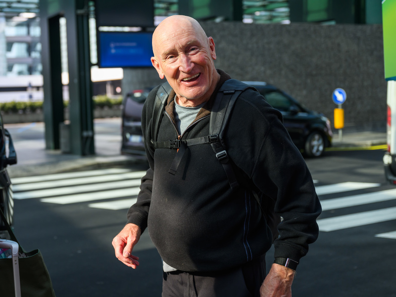 Konzultant Craig Ramsay počas príchodu slovenských hráčov NHL na letisko Milano Malpensa