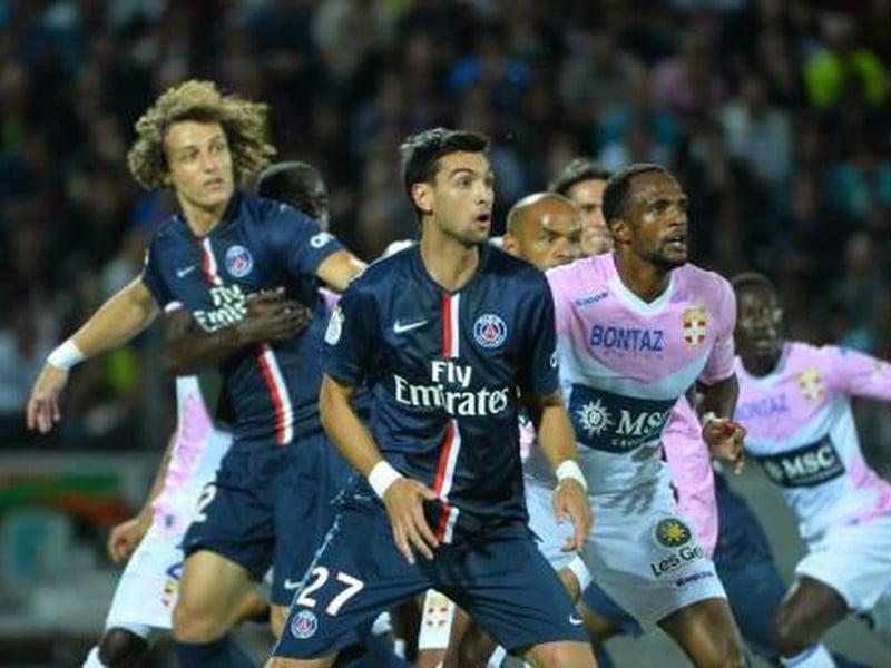 David Luiz v drese PSG (vľavo)
