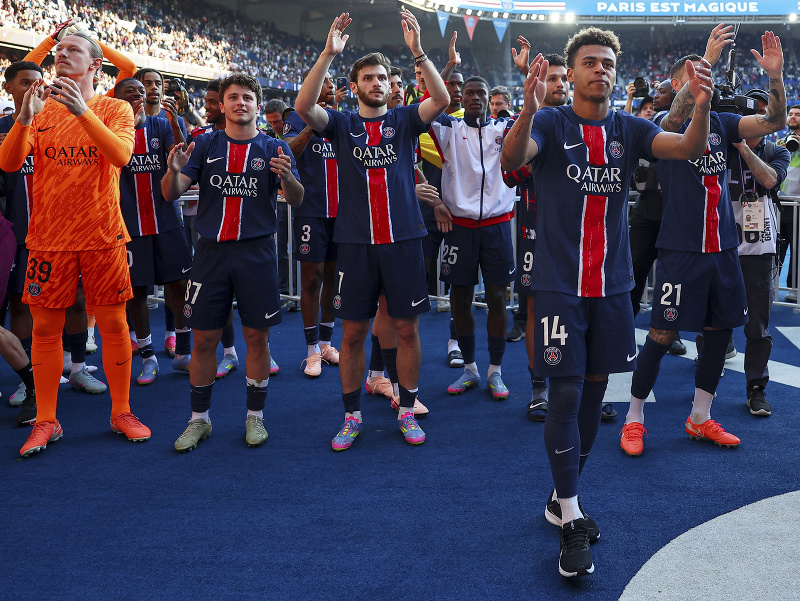 Víťazné oslavy futbalistov majstrovského PSG