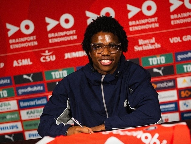 Tyrell Malacia bude hosťovať v holandskom klube PSV Eindhoven