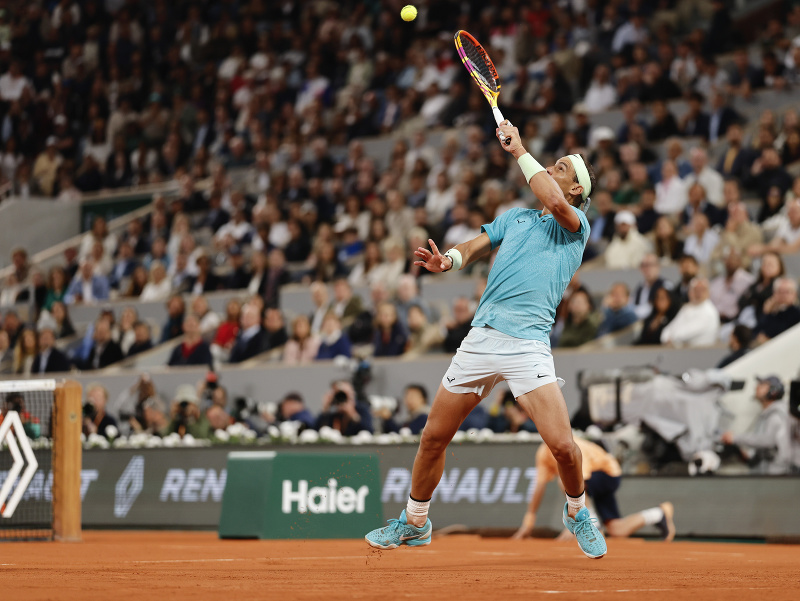 Rafael Nadal v 1. kole Roland Garros v súboji s Alexandrom Zverevom