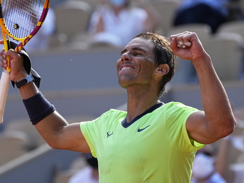 Rafael Nadal oslavuje postup ďalej na Roland Garros 