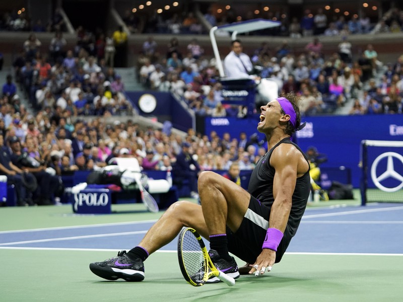 Radosť Rafu Nadala po zisku 19. grandslamového titulu