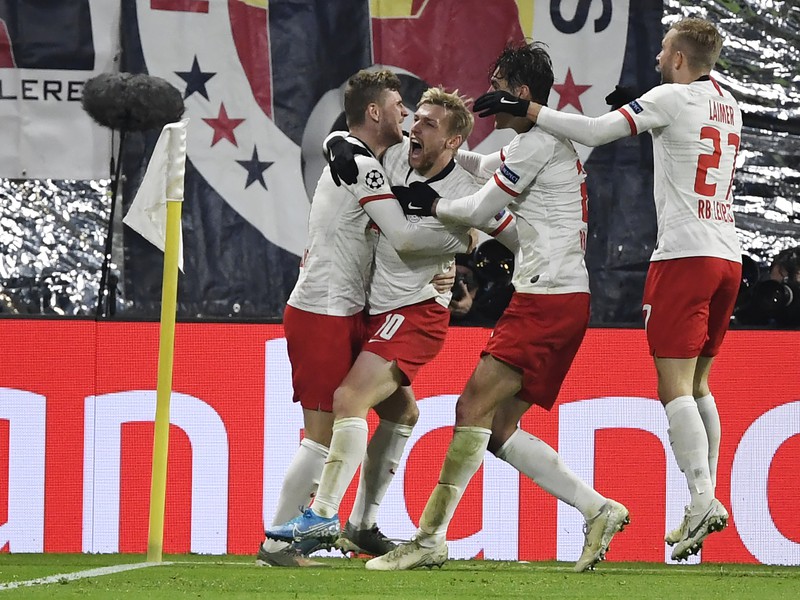 Hráči Lipska oslavujú strelený gól