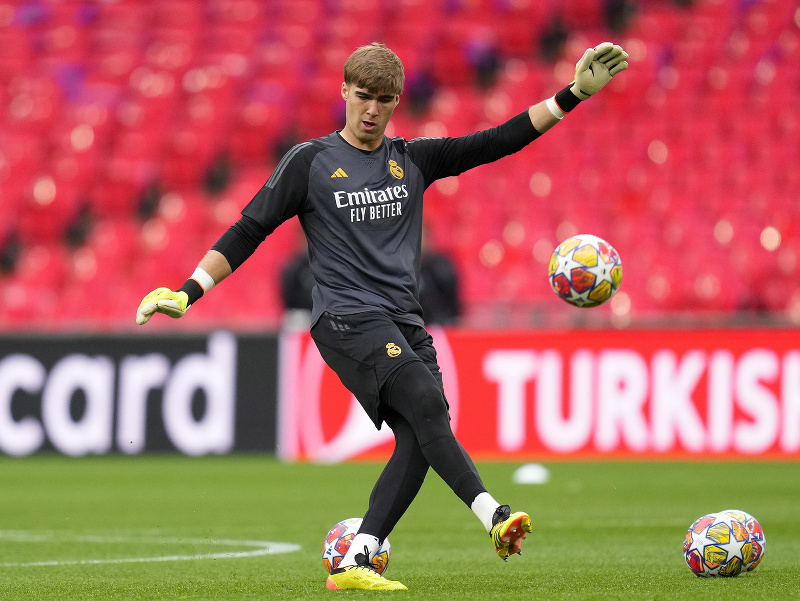 Ukrajinský brankár Andrij Lunin ostáva súčasťou Realu Madrid