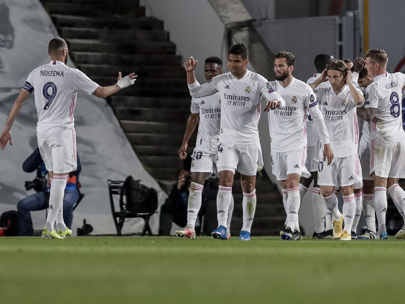 Hráči Realu Madrid oslavujú gól