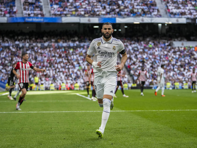 Bývalý futbalista Realu Madrid Karim Benzema sa teší po strelení gólu