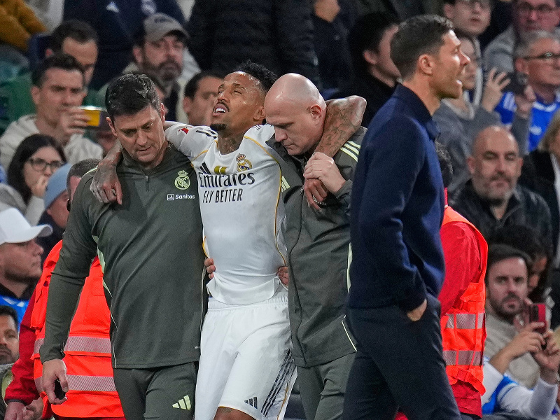 Zranený hráč Realu Eder Militao 