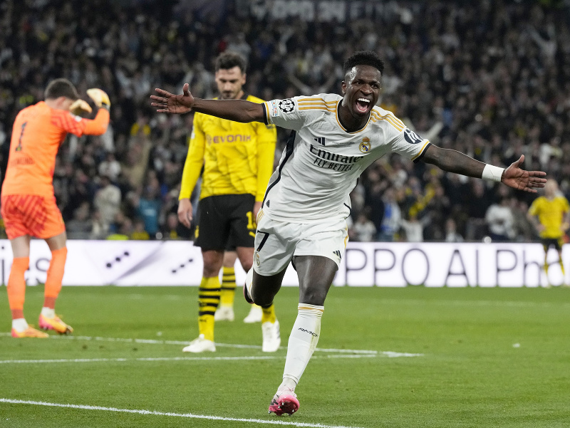 Vinícius Júnior oslavuje gól vo finále Ligy majstrov