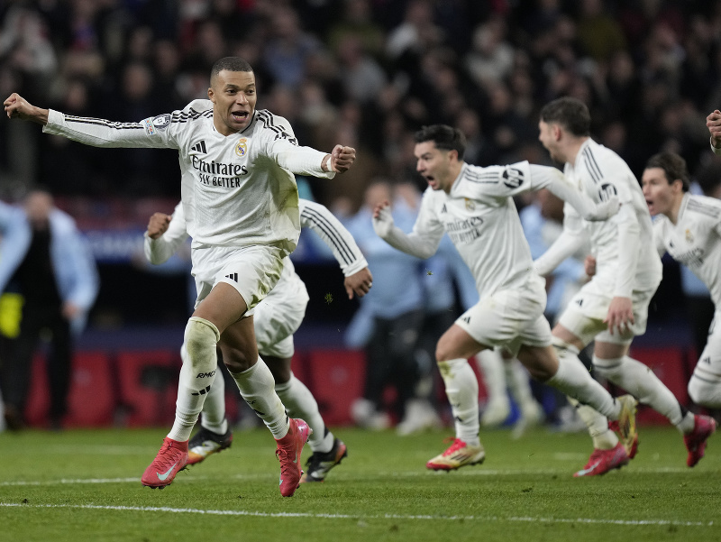 Futbalisti Realu Madrid oslavujú postup do štvrťfinále Ligy majstrov