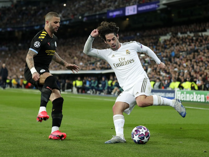 Kyle Walker a Isco v prvom vzájomnom zápase Ligy majstrov