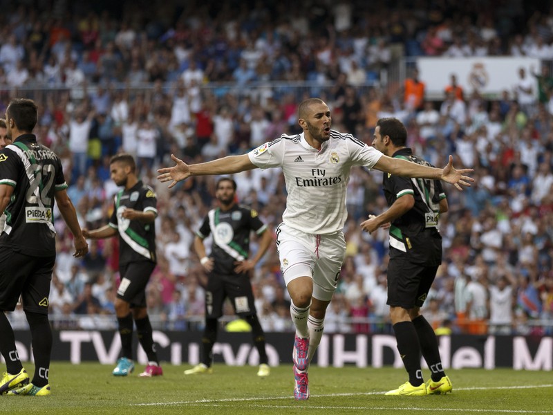 Karim Benzema oslavuje svoj gól do siete Córdoby 