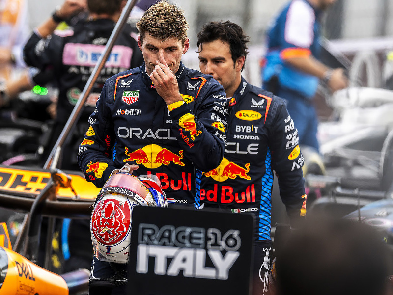 Max Verstappen a Sergio Perez