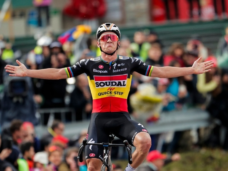 Remco Evenepoel z tímu Soudal–Quick-Step zvíťazil v pondelkovej tretej etape španielskej Vuelty. 
