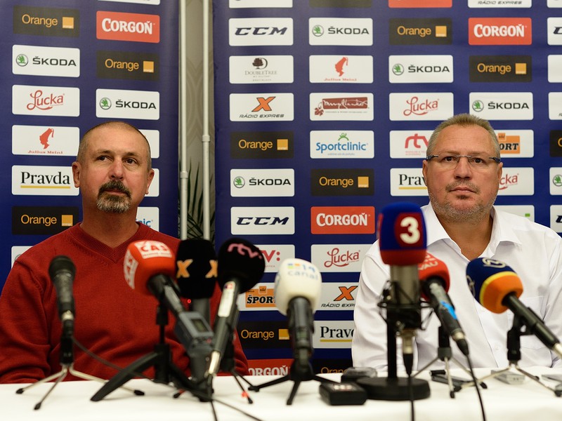 Novozvolený tréner hokejovej reprezentácie Slovenska Zdeno Cíger a generálny manažér národného tímu Róbert Švehla