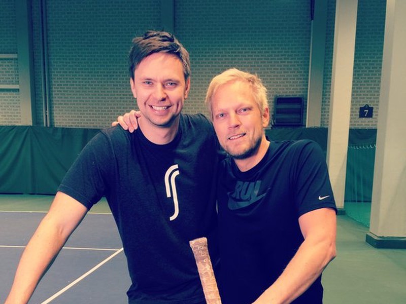 Robin Söderling (vľavo) definitívne ukončil kariéru profesionálneho tenistu