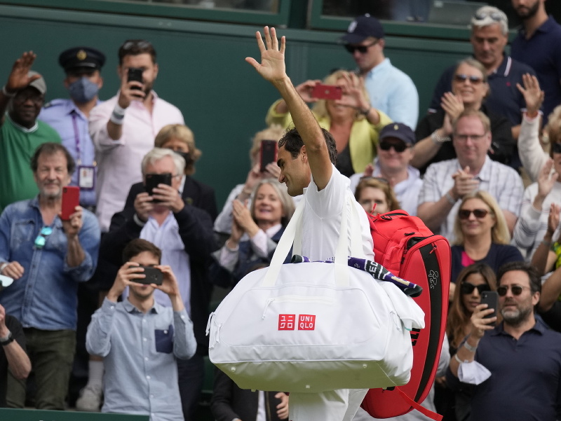 Lúčiaci sa Roger Federer