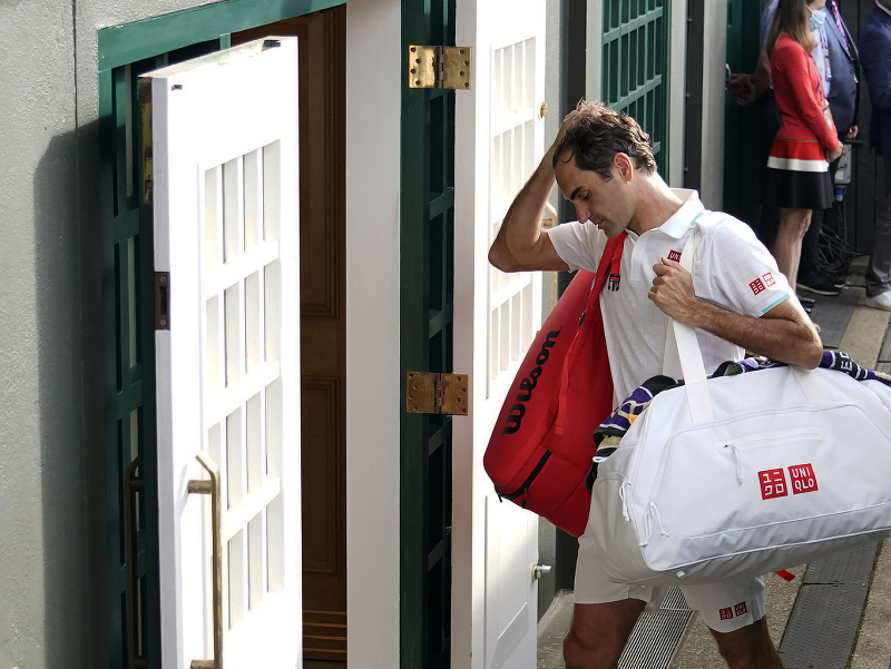 Lúčiaci sa Roger Federer