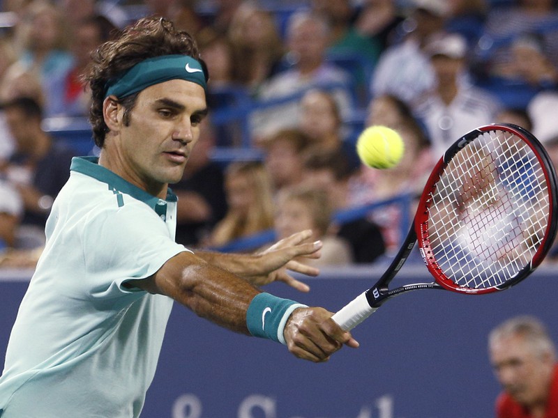 Roger Federer vracia úder Milošovi Raoničovi